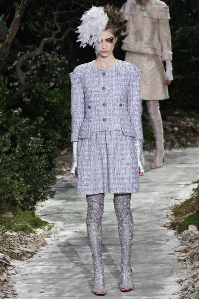 Look 8